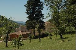 Very quiet property south of Carcassonne and in the heart of the green Aude on 21 ha, Hou