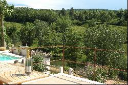 Renovated property, 21 ha in the heart of green Aude, 700 m2 with gite and B&B business, 