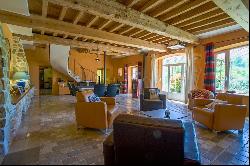 Very quiet property south of Carcassonne and in the heart of the green Aude on 21 ha, Hou