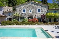 Very quiet property south of Carcassonne and in the heart of the green Aude on 21 ha, Hou