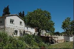 Renovated property, 21 ha in the heart of green Aude, 700 m2 with gite and B&B business, 