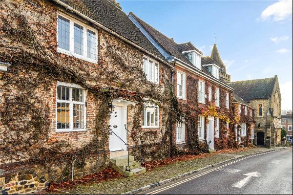 Church Hill, Midhurst, West Sussex, GU29 9NX