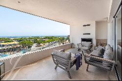 Modern Sea View Apartment Overlooking Club de Mar
