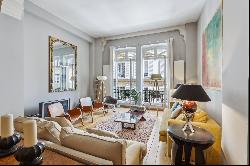 Paris 9 - 3 bedrooms apartment in the heart of the theater district