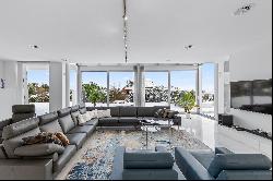MODERN LUXURY VILLA WITH A FANTASTIC VIEW OF VIENNA, ONLY 20 MIN TO VIENNA CITY