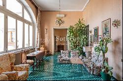 Magnificent representative apartment in historic palace