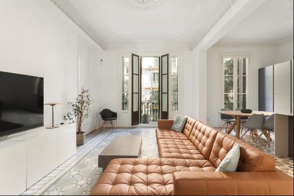 Beautiful renovated apartment with original elements