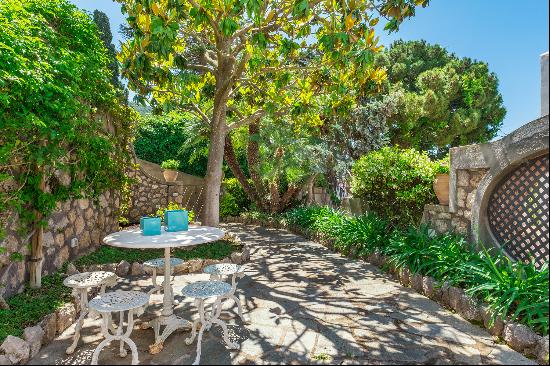 Beautiful apartamanent with garden in the centre of Capri