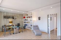 Bright penthouse in Vomero