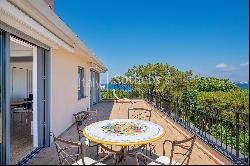 Top floor fully renovated apartment in Ischia's city center