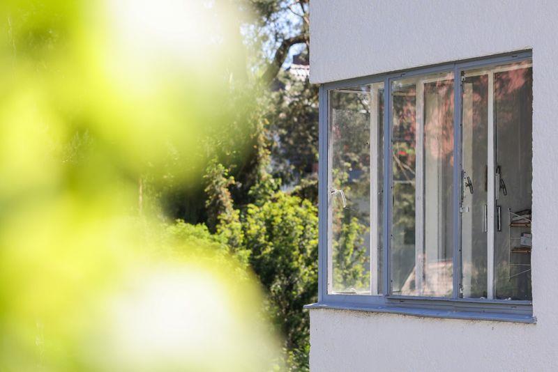 typical bauhaus window