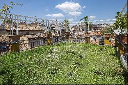 Unique penthouse with panoramic hanging gardens in the heart of Rome