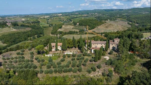 Exceptional project of seven turnkey residences and villa in Chianti, Tuscany.
