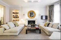 A bright and spacious apartment in Mayfair