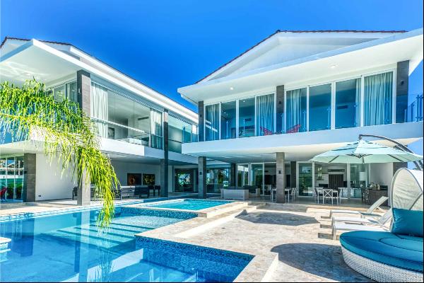 Cap Cana - Stunning Golf View Villa in ¨move in¨ condition