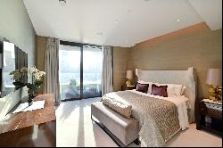 Immaculate waterside apartment overlooking the Thames in Westminster