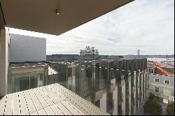 4 Bedroom Triplex with rooftop terrace and front river view