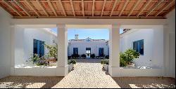 Indescribable views of Benahavís and the sea in a beautiful Andalusian-Nordic villa