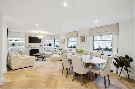 A three bedroom mews house with a double garage to rent in South Kensington, SW5.