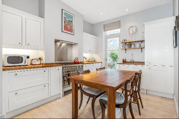 Fantastic Garden Flat Close to the Amenities of Northcote Road.