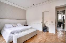 Superb restored apartment - Avenue Foch