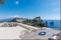 Design property with a breath taking view on the Faraglioni rocks