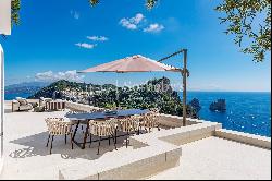 Design property with a breath taking view on the Faraglioni rocks