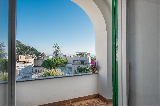 Monumental house in the center of Capri