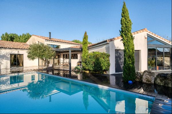 BEAUTIFUL CONTEMPORARY VILLA WITH POOL IN BREUILLET