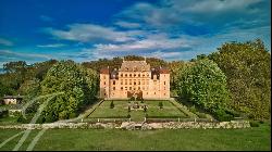 Majestic 17th-century pleasure residence on the banks of the Saône