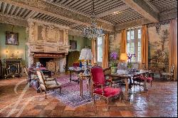 Majestic 17th-century pleasure residence on the banks of the Saône