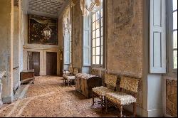 Majestic 17th-century pleasure residence on the banks of the Saône