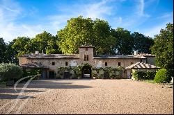 Majestic 17th-century pleasure residence on the banks of the Saône