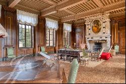 Majestic 17th-century pleasure residence on the banks of the Saône