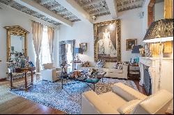 Prestigious apartment in Via Frattina