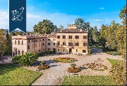 Exclusive villa framed by a 25,000-sqm English-style park between Maranello and Modena