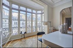 Fully refurbished reception apartement - Parc Monceau