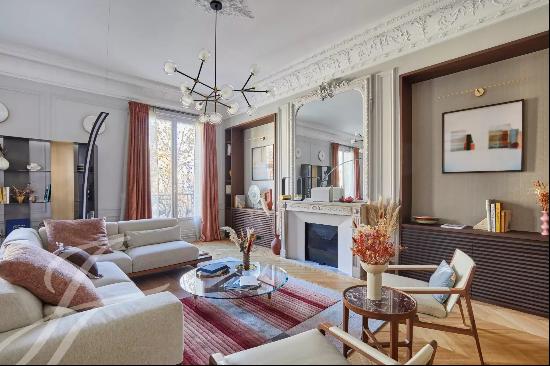 Beautifully renovated reception apartment - Parc Monceau