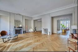 Fully renovated reception apartment - Parc Monceau