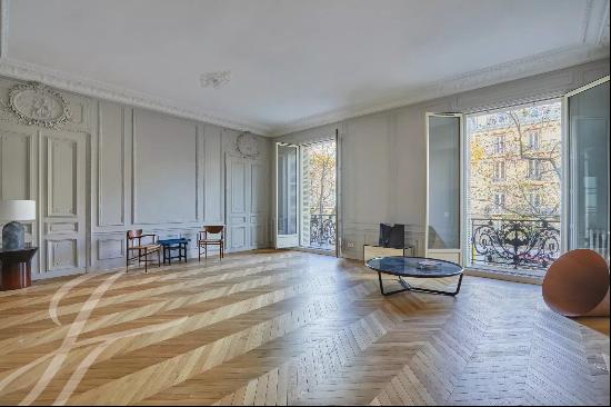 Fully renovated reception apartment - Parc Monceau