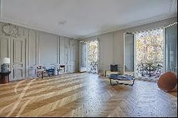 Fully renovated reception apartment - Parc Monceau