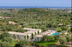 A design masterpiece estate with views on Noto