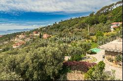 Villa with swimming pool and panoramic view