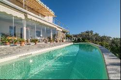 Villa with swimming pool and panoramic view