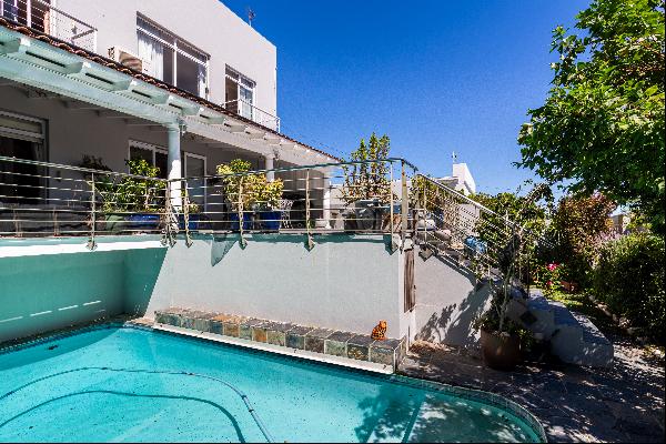 21 Ave Fresnaye, Fresnaye, Cape Town, SOUTH AFRICA
