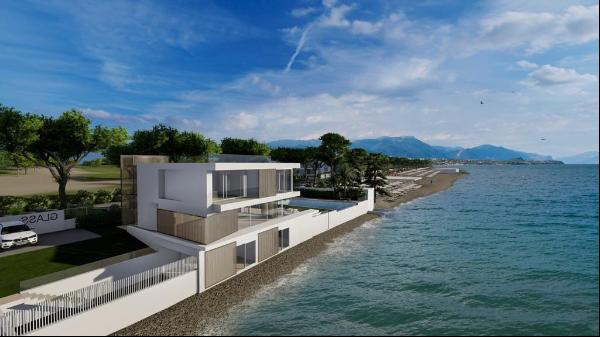 luxury villa on the banks of lake garda
