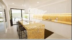 Ready-to-Move 4-Bed Villa with Infinity Pool