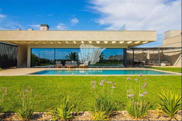 Ultra-Modern Villa with Panoramic Views