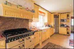 Grand Villa with Panoramic Views in Lagos Countryside