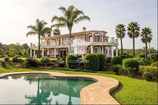 Grand Villa with Panoramic Views in Lagos Countryside